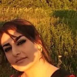 Meet your Posher, Negar